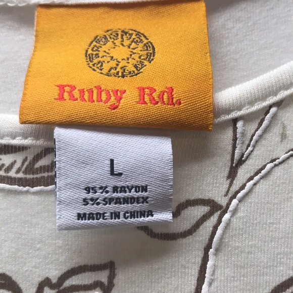 Ruby Rd Ivory Floral Top L - Picture 10 of 11